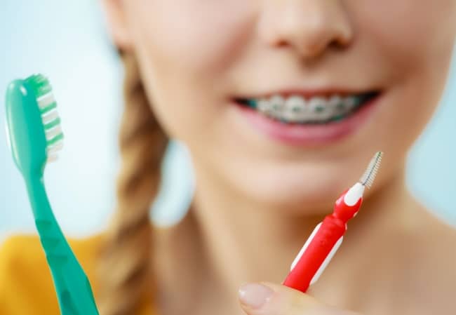 Use your interdental brush once a day, preferably in the evening and in front of the mirror.